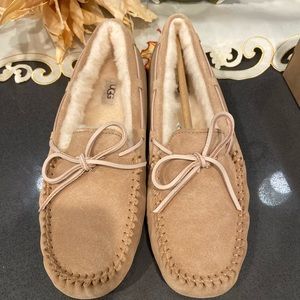 Ugg Moccasins Dakota Size 9 Brand New